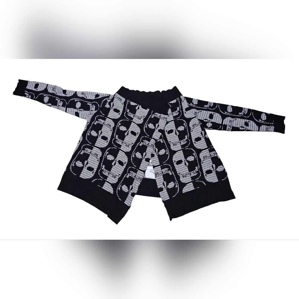 Torrid Black & White Skull Print Cardigan. - Picture 3 of 8